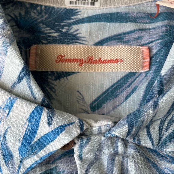 Tommy Bahama 100% Silk Blue and White Casual Button Down Shirt - Picture 7 of 11